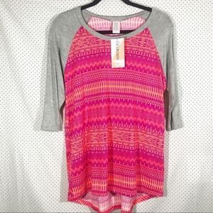 Honey and Lace 3/4 sleeve hi low baseball tee M